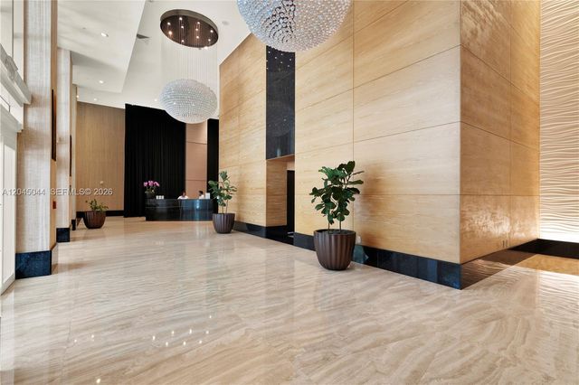 950 Brickell Bay Dr 802, Miami, FL 33131