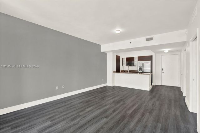 950 Brickell Bay Dr 802, Miami, FL 33131