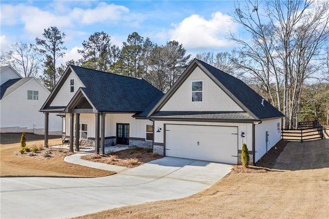 152 White Oak Way, Monroe, GA 30655