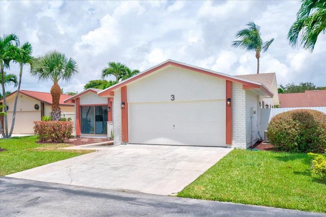 3 Fawlkland Circle, Boynton Beach, FL 33426