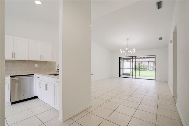 3 Fawlkland Circle, Boynton Beach, FL 33426