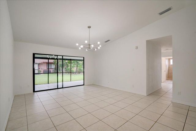 3 Fawlkland Circle, Boynton Beach, FL 33426