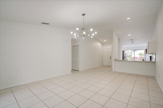 3 Fawlkland Circle, Boynton Beach, FL 33426