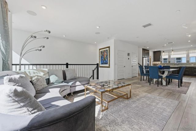 2806 Avella Cir, San Diego, CA 92108
