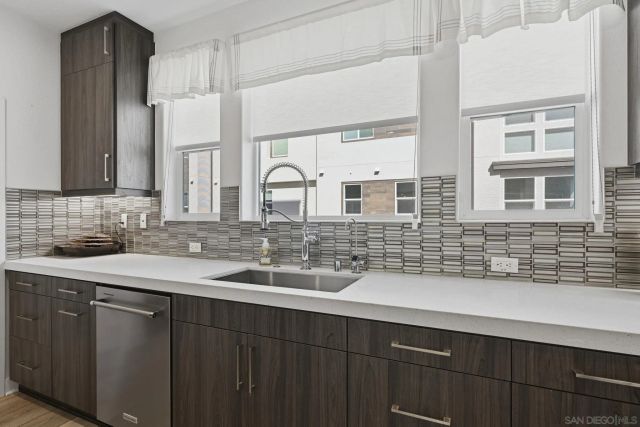 2806 Avella Cir, San Diego, CA 92108
