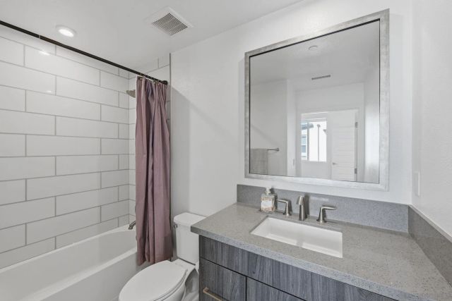 2806 Avella Cir, San Diego, CA 92108