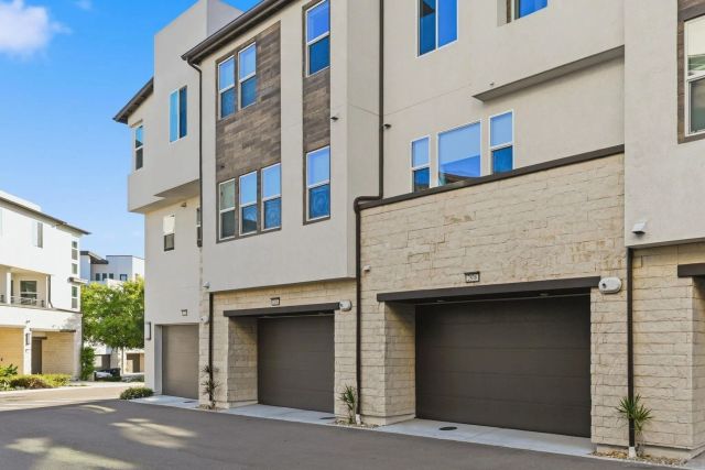 2806 Avella Cir, San Diego, CA 92108
