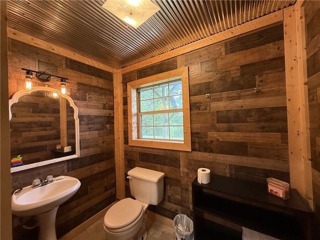 24482 123 Highway, Hasty, AR 72640