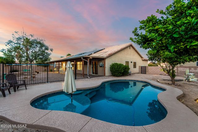 7609 W Running Bear Drive, Tucson, AZ 85743