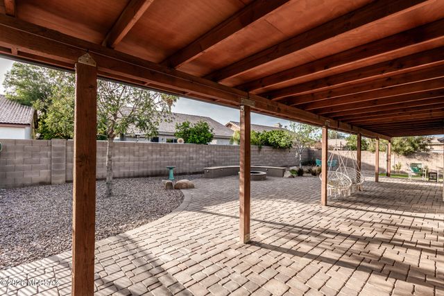 7609 W Running Bear Drive, Tucson, AZ 85743