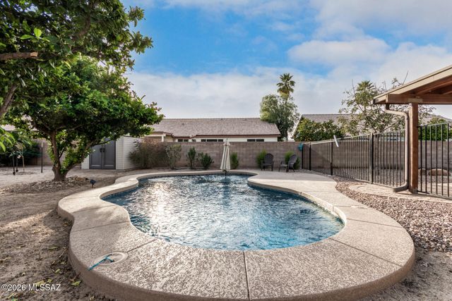 7609 W Running Bear Drive, Tucson, AZ 85743