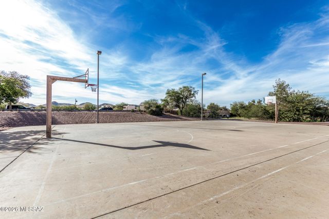 7609 W Running Bear Drive, Tucson, AZ 85743