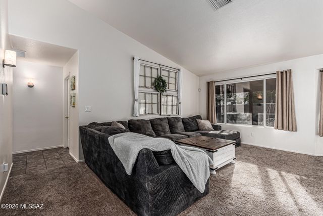 7609 W Running Bear Drive, Tucson, AZ 85743