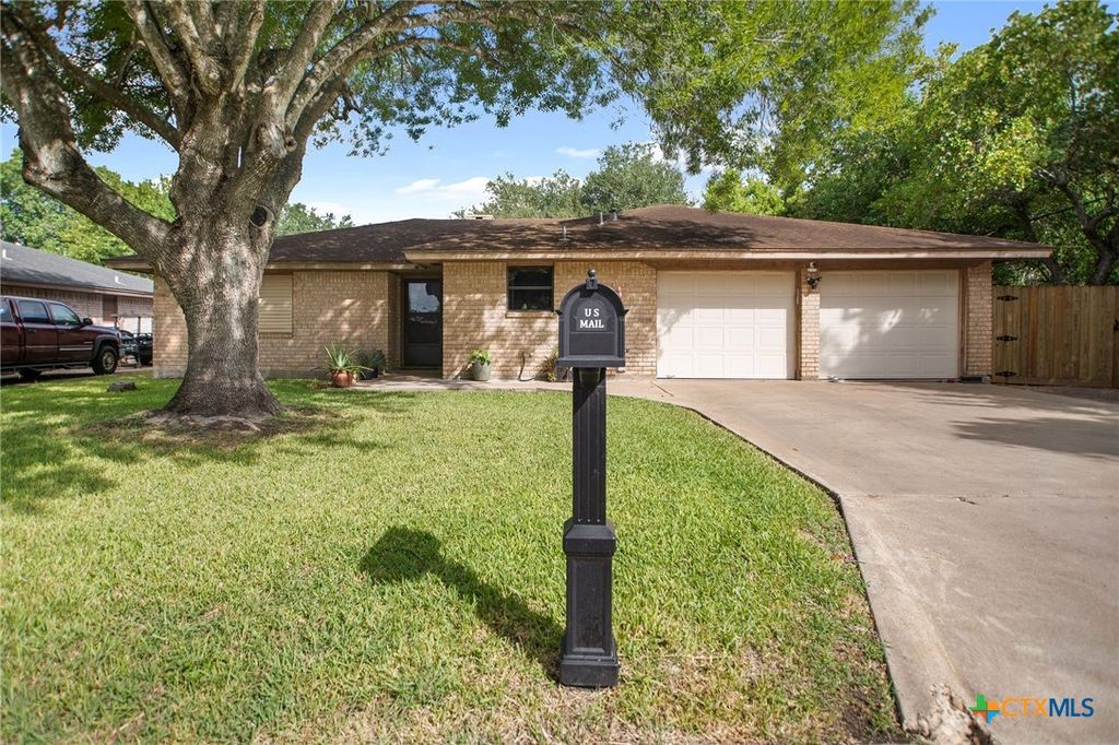 Image 1 of property listing at 1601 Avalon Street, Port Lavaca, TX 77979