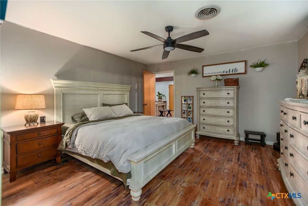 Image 14 of property listing at 1601 Avalon Street, Port Lavaca, TX 77979