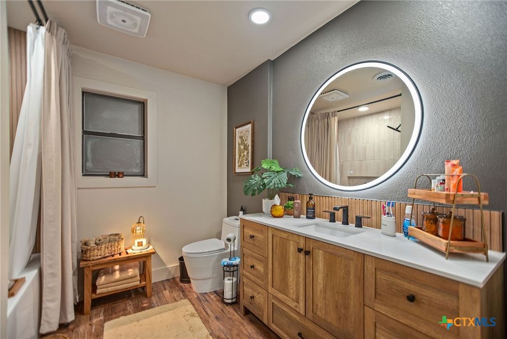 Image 19 of property listing at 1601 Avalon Street, Port Lavaca, TX 77979