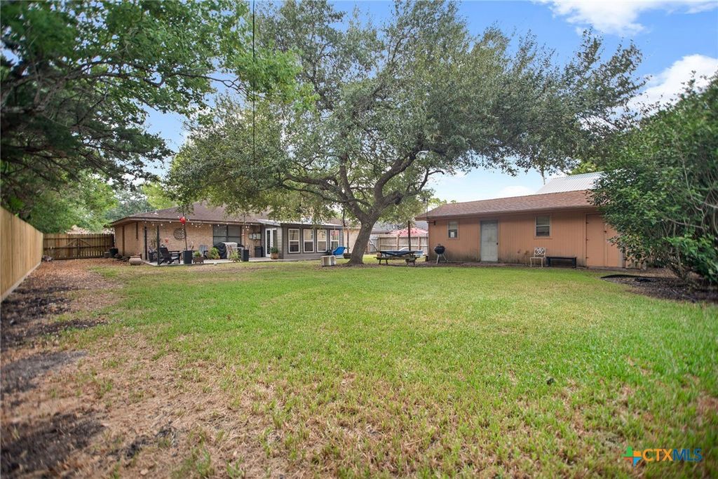 Image 27 of property listing at 1601 Avalon Street, Port Lavaca, TX 77979