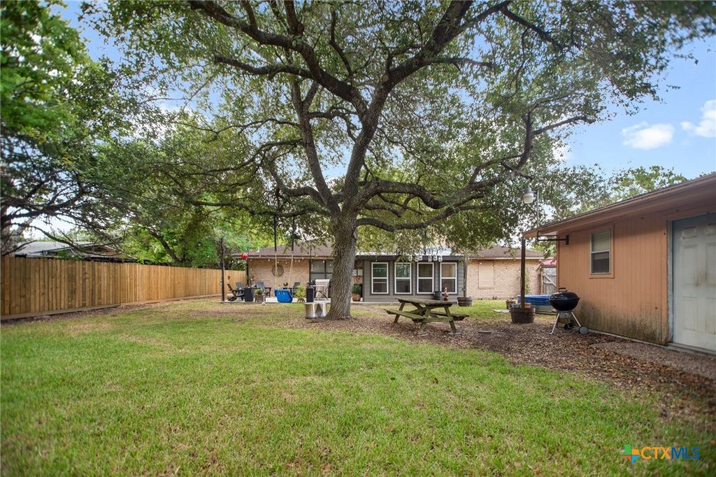 Image 30 of property listing at 1601 Avalon Street, Port Lavaca, TX 77979