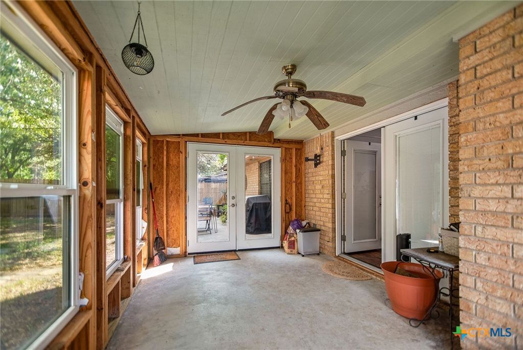 Image 31 of property listing at 1601 Avalon Street, Port Lavaca, TX 77979