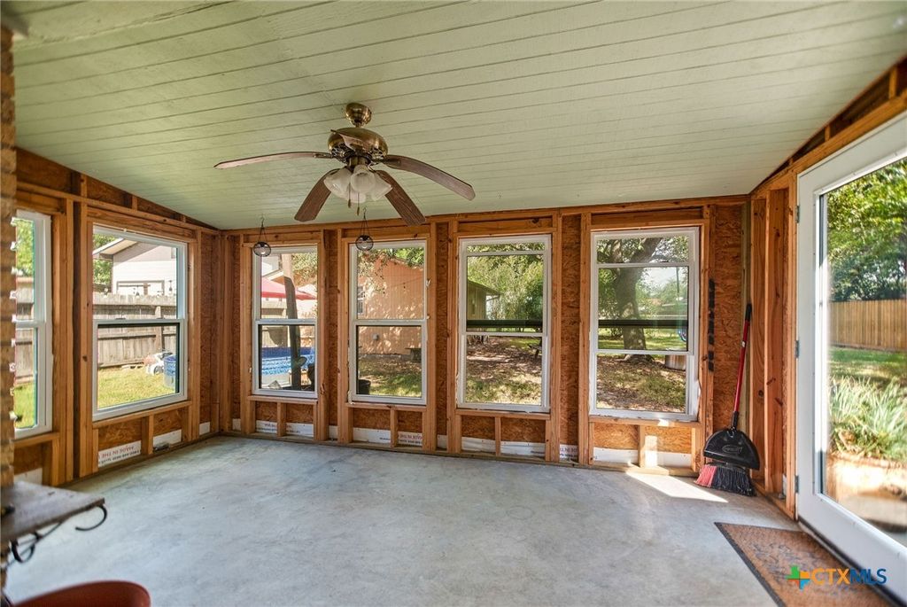 Image 32 of property listing at 1601 Avalon Street, Port Lavaca, TX 77979