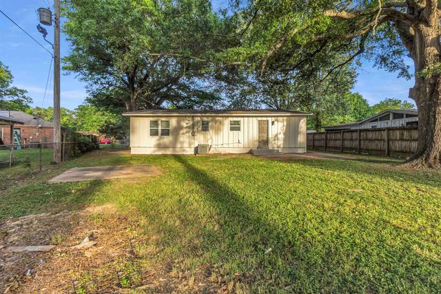 1778 OAKWOOD DR DR, Memphis, TN 38116