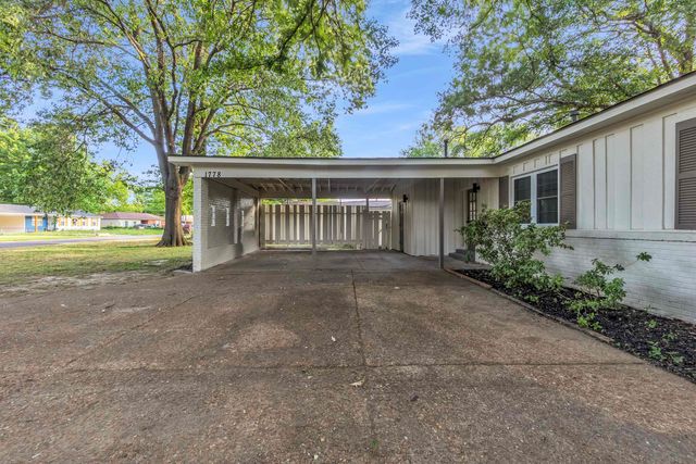 1778 OAKWOOD DR DR, Memphis, TN 38116