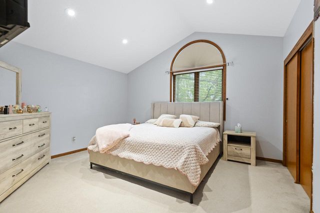 8900 S Shepard AVENUE, Oak Creek, WI 53154