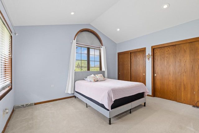 8900 S Shepard AVENUE, Oak Creek, WI 53154