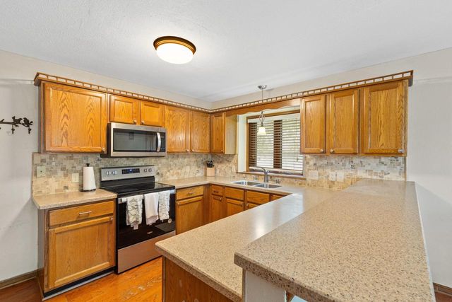 8900 S Shepard AVENUE, Oak Creek, WI 53154