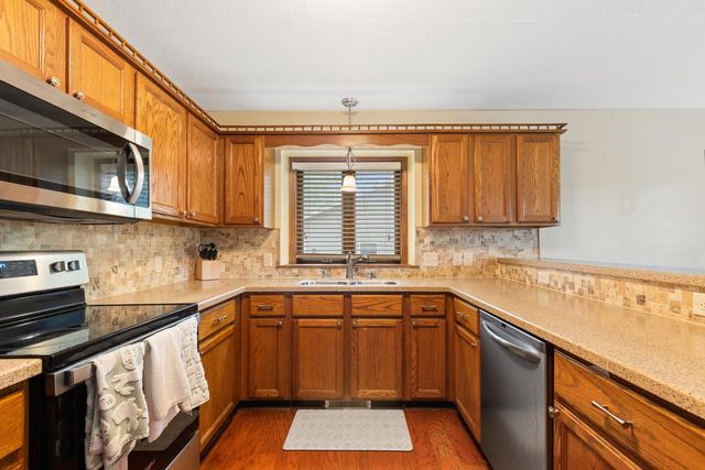 8900 S Shepard AVENUE, Oak Creek, WI 53154