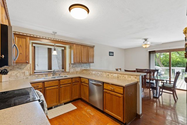 8900 S Shepard AVENUE, Oak Creek, WI 53154
