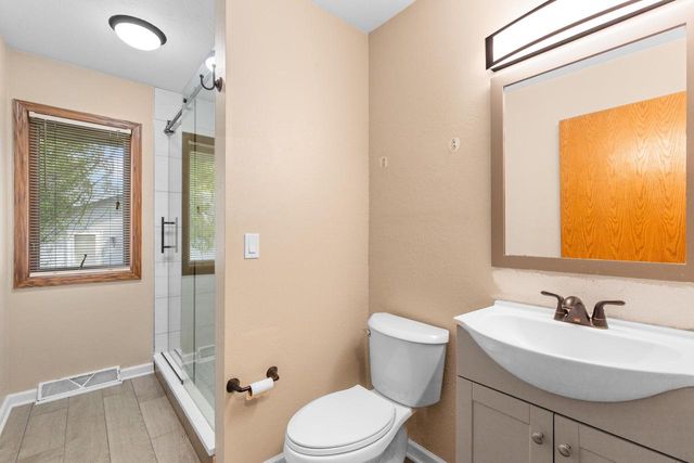 8900 S Shepard AVENUE, Oak Creek, WI 53154