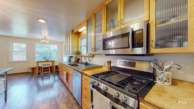 243 8th Ave E, Twin Falls, ID 83301