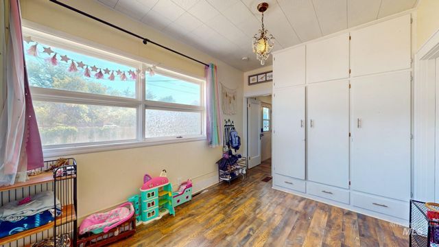 243 8th Ave E, Twin Falls, ID 83301