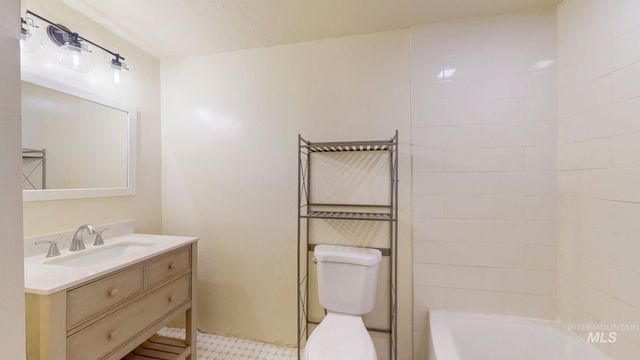 243 8th Ave E, Twin Falls, ID 83301