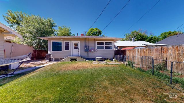 243 8th Ave E, Twin Falls, ID 83301