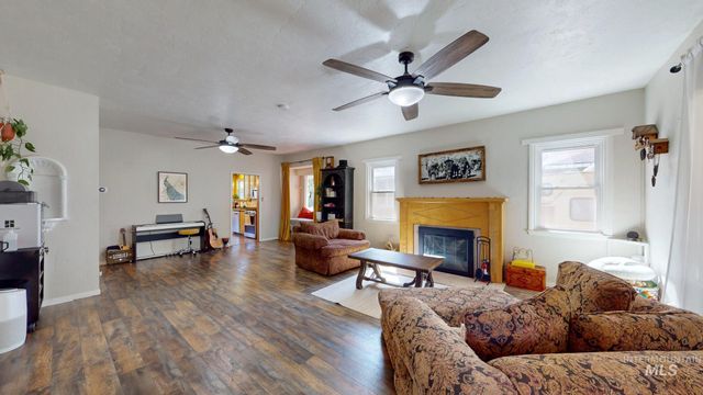 243 8th Ave E, Twin Falls, ID 83301
