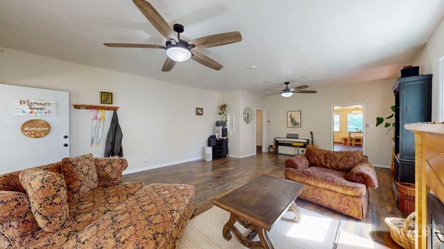 243 8th Ave E, Twin Falls, ID 83301
