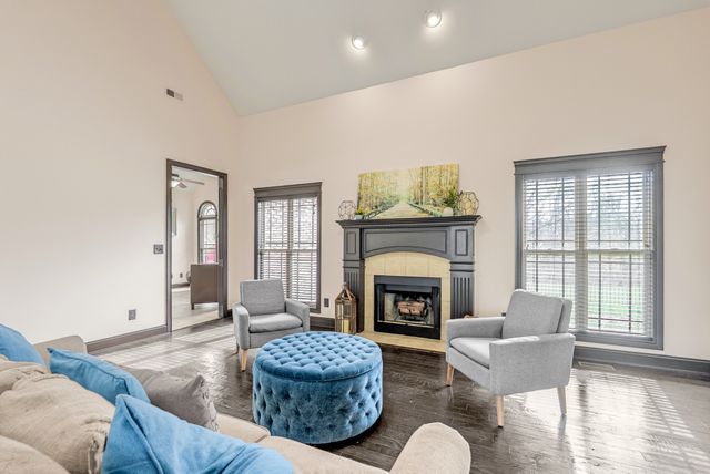 2142 Trieste Trl, Adams, TN 37010