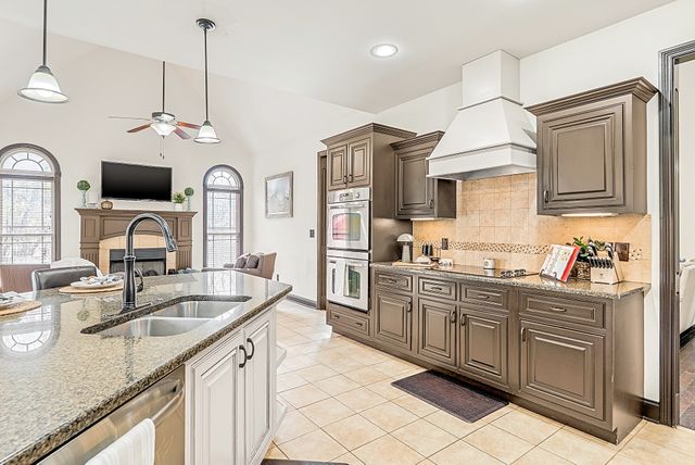 2142 Trieste Trl, Adams, TN 37010