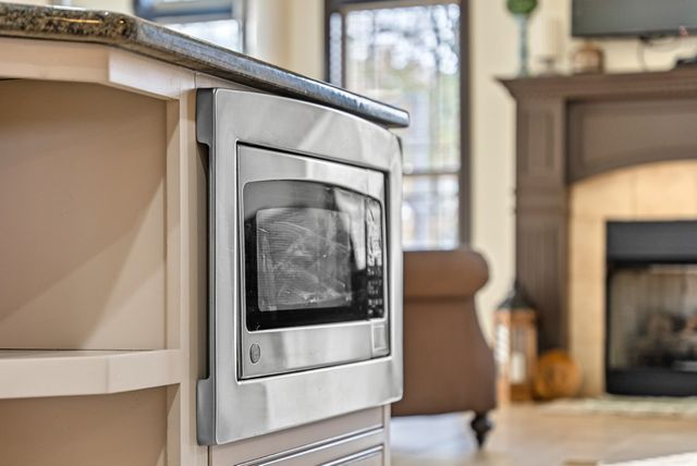 2142 Trieste Trl, Adams, TN 37010