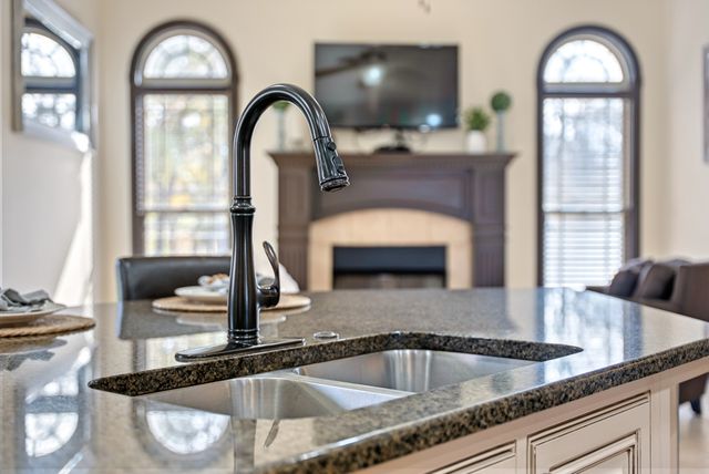 2142 Trieste Trl, Adams, TN 37010