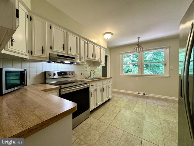 1115 ARUNDEL DR, Wilmington, DE 19808