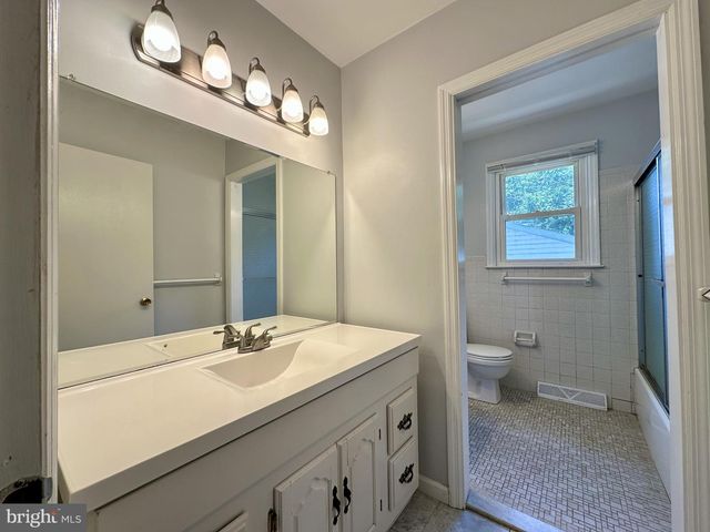 1115 ARUNDEL DR, Wilmington, DE 19808