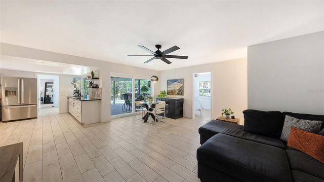 589 COMMONWEALTH LANE, Sarasota, FL 34242