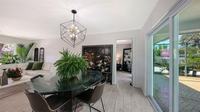 589 COMMONWEALTH LANE, Sarasota, FL 34242