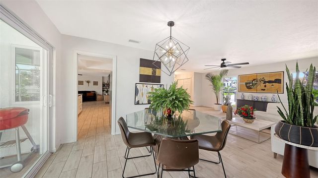 589 COMMONWEALTH LANE, Sarasota, FL 34242
