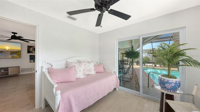 589 COMMONWEALTH LANE, Sarasota, FL 34242