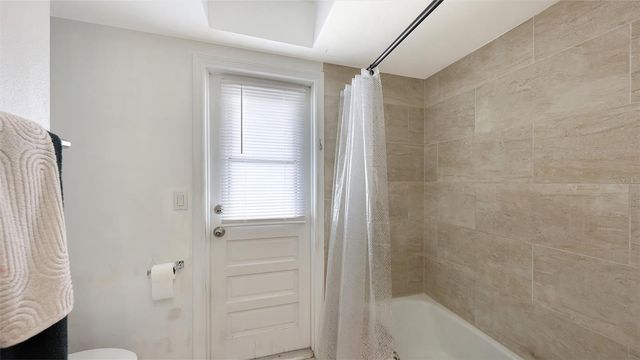 589 COMMONWEALTH LANE, Sarasota, FL 34242