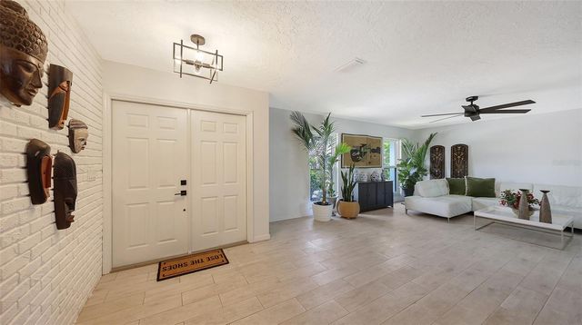 589 COMMONWEALTH LANE, Sarasota, FL 34242